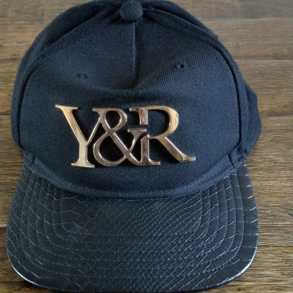 🦋 MENS Y&R HAT 🦋